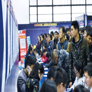 贵州省2018年贫困人口_贵州惠水万名易地扶贫搬迁民众同吃团圆饭(2)